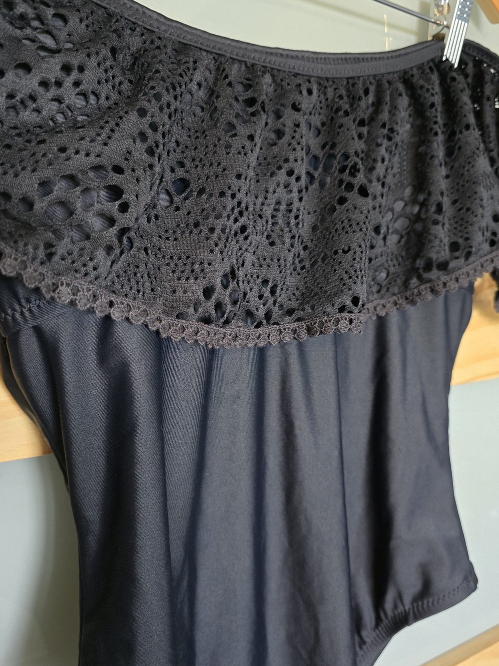 Women's Black Off-Shoulder Crochet Ruffle One-Piece Swimsuit - Picture 4 of 5